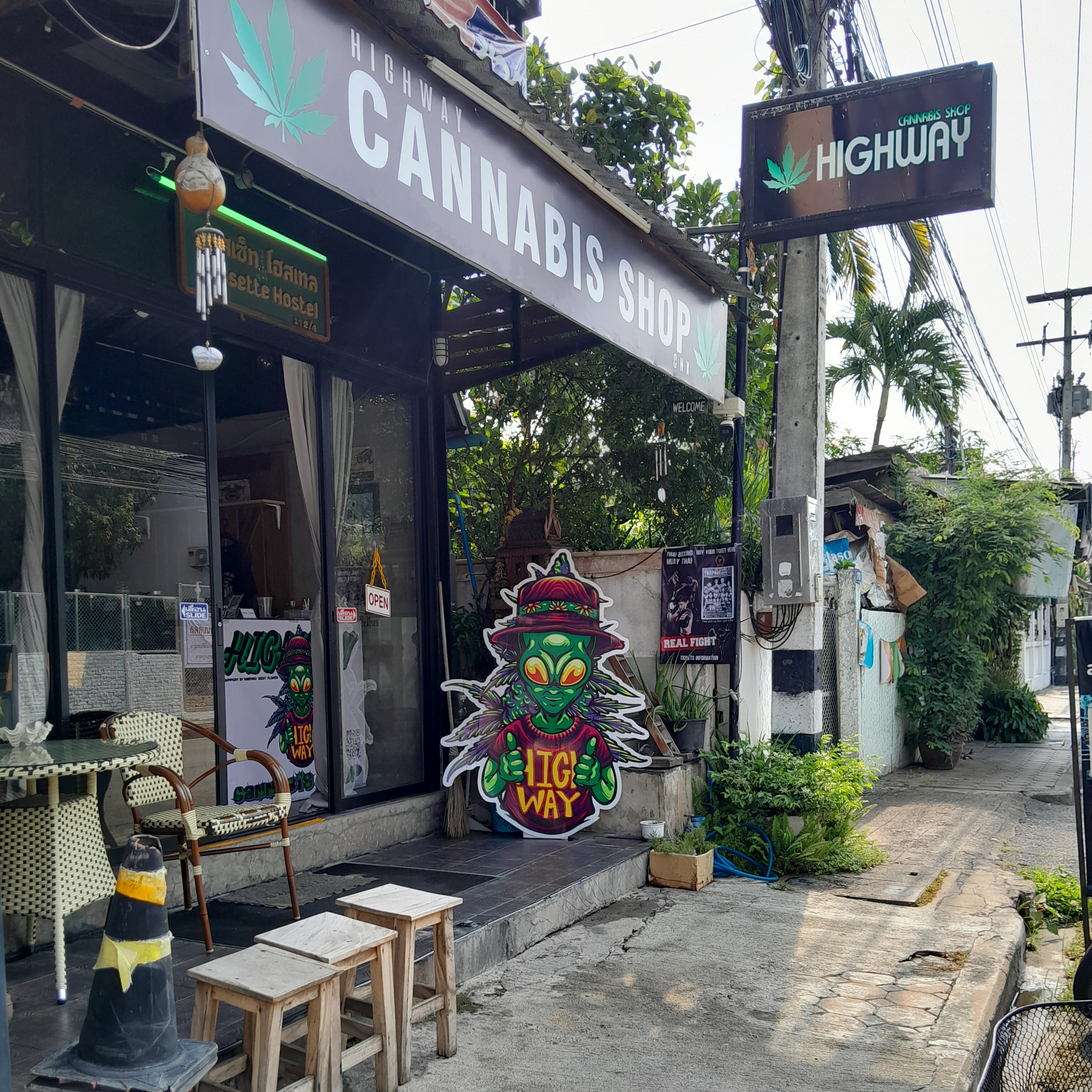 Thongyib.cafe @pai in Chiang Mai, Thailand - Cannabis in Thailand